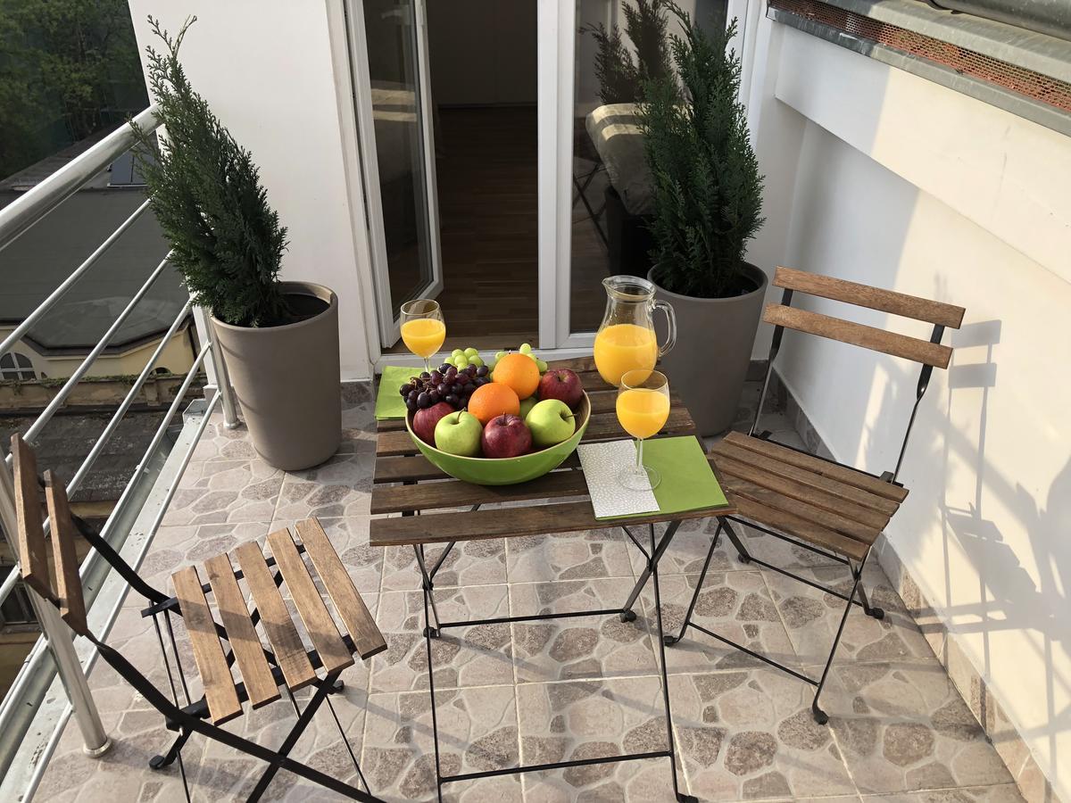 On The Apartament Praga
